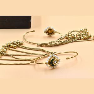 Boucles d'oreilles pendantes plaquées or avec pierres en laiton plaqué or, style vintage pour femme, idéales pour un mariage - Product Image 4