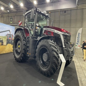 Tractor de un solo eje Massey Ferguson 9S.425 de uso pesado, impulsado por una robusta tecnología de engranajes de motor para trabajos agrícolas exigentes. - Product Image 1
