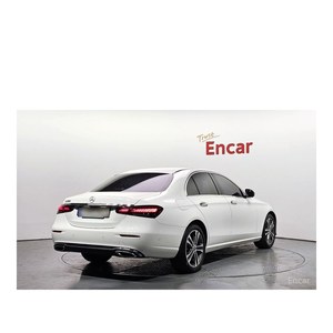 Mercedes-Benz Clase E E250 Avantgarde 2023, 14,309 km, Caja de Cambios Automática, Asientos de Cuero, Volante a la Izquierda, Cámara Trasera - Product Image 2