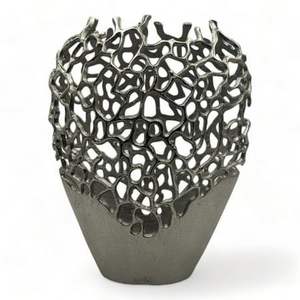 Vase à fleurs classique en métal, idéal pour les centres de table, améliorant l'ambiance de la maison grâce à une esthétique métallique sophistiquée. - Product Image 1