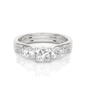 แหวนหมั้นเพชรธรรมชาติที่ได้รับการรับรองจากห้องปฏิบัติการสำหรับผู้หญิงได้รับการรับรองจาก IGI และ ingemco ในอินเดีย - Product Image 1