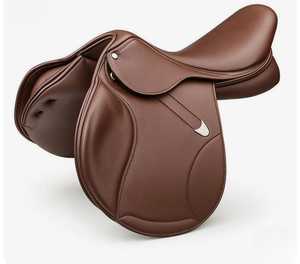 Selle d'équitation anglaise de luxe en cuir synthétique haut de gamme avec quincaillerie en bois, plastique et laiton – Polyvalente pour le saut d'obstacles, activités sportives de plein air, abordable - Product Image 5