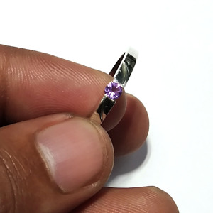 Anillo de Plata de Ley 925 con Amatista, Estilo Bohemio para Mujer, Minimalista, con Gema Púrpura, Solitario, Hecho a Mano, Elegante, Joyería Fina - Product Image 3