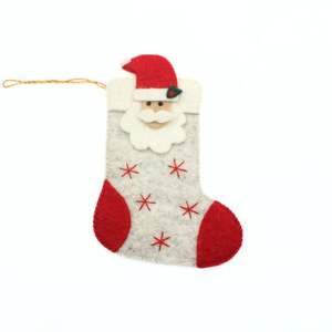 Calcetín Navideño Ecológico de Fieltro con Detalles Cosidos a Mano, Diseño Artesanal de Santa Claus - Product Image 3