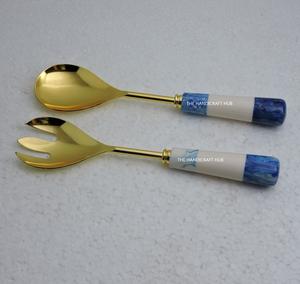 Servidor de ensalada con mango de resina de piedra de mármol y acero inoxidable con cubierta plateada, accesorios de cocina, utensilios de cocina - Product Image 1