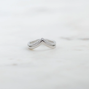 Customized 18K Solid Gold Lab Diamond Chevron <b>Ring</b> Set with a Sleek <b>Plain</b> Band V <b>Ring</b> Set Eternity Stacking Curved Wedding Band - Product Image 2