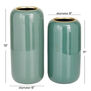 Ensemble de 2 vases en métal vert élégants, parfaits pour la décoration de table et la présentation de décoration intérieure contemporaine, en provenance d'Inde. - Product Image 2