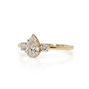 Prêt à être expédié, bague en or rose 10K à trois pierres, bijou de luxe, diamant de laboratoire de 1,18 carat, couleur E, clarté VS1, bague de fiançailles - Product Image 5