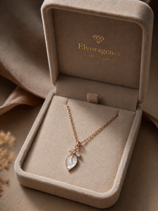 Collier pendentif minimaliste ELVORA GEMS en plaqué or 18 carats avec perle d'eau douce et coquillage, diamants taille marquise, chaîne serpent pour femme - Product Image 5