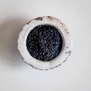 Graines de sésame noir 100 % naturelles, qualité supérieure, séchées, pour les acheteurs de produits alimentaires, pour un traitement propre et un emballage en vrac sécurisé à l'exportation - Product Image 6
