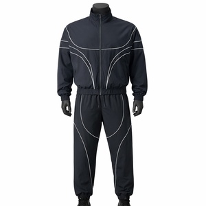 Conjunto Deportivo Reflectante Negro para Hombre, Chaqueta Cortavientos Ligera y Pantalones Jogger, Ropa Deportiva con Logotipo Personalizado, Ropa Deportiva Urbana - Product Image 1