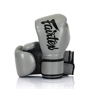 Guantes de Boxeo Fairtex Profesionales Hechos a Medida, Ligeros, para Entrenamiento y Sparring, con Cierre de Gancho y Bucle, Agarre Antideslizante - Product Image 1