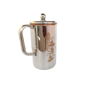 Carafe à eau en cuivre artisanale avec motif floral, idéale pour le service traditionnel et la décoration intérieure - Product Image 1