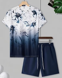 เสื้อยืดแขนสั้นลำลองพิมพ์ลายดอกไม้เขตร้อนสำหรับผู้ชาย ผ้าโพลีเอสเตอร์ถัก ยืดหยุ่นเล็กน้อย พร้อมกางเกงขาสั้นเอวยางยืดแบบมีเชือกผูก - Product Image 2