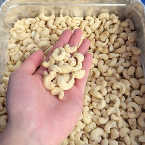 Noix de cajou, amandes de cajou SANTIGO exportées vers le Moyen-Orient, l'UE, Kaju en vrac, amandes en gros - Product Image 1