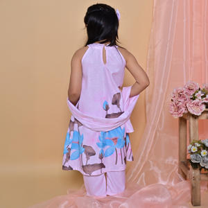 ชุดคุร์ติเด็กสไตล์ชาติพันธุ์พร้อมลายพิมพ์ดิจิทัลลายดอกไม้ ดีไซน์ทันสมัยสำหรับงานปาร์ตี้สไตล์อินโด-เวสเทิร์น มีจำหน่ายในราคาที่เข้าถึงได้ - Product Image 3