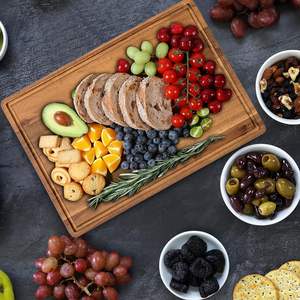 Juego de 3 Tablas de Cortar de Madera de Acacia y Bambú con Soporte, Aptas para Lavavajillas, Resistentes a Cuchillos, para Carne, Queso, Frutas y Verduras - Product Image 3