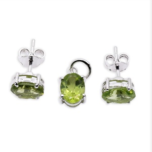 Ensemble de bijoux en argent sterling 925 massif avec pendentif ovale en péridot naturel serti à griffes et boucles d'oreilles solitaires pour femme - Product Image 1