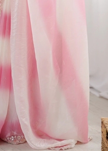 Sari de Seda Satinada Bordado y Adornado Estilo Bollywood para Mujer, Marca KV, Sin Arrugas, con Blusa Sin Coser (Rosa), para Bodas/Fiestas - Product Image 4