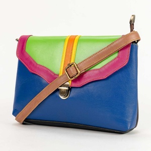 Bolso de mano de cuero genuino reciclado con estilo para mujer, bolso único multiuso de Color arcoíris, eslinga sostenible - Product Image 1