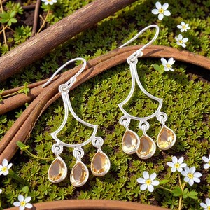 Pendientes de aro finos de plata de ley 925 con triple gema de citrino amarillo en forma de pera para mujer, regalo de boda. - Product Image 2