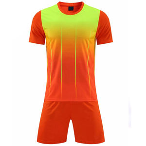 Uniformes de Fútbol Personalizados para Hombre 2026, Diseño Impreso de Alta Calidad en Verde, Mejor Fabricación para Equipos Adultos, Diferentes Colores - Product Image 1