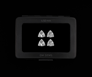 Diamant de laboratoire CVD de 4,5 mm taille trillion, en vrac, pour la fabrication de bijoux, diamant synthétique de haute qualité, approvisionnement en gros - Product Image 1
