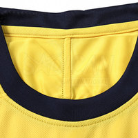 Set Seragam Tim Sepak Bola Custom Cetak Nomor Nama Logo Bahan Polyester Berkualitas Tinggi Cepat Kering Performa Terbaik