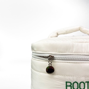 Logo personnalisable Sac cosmétique de poche léger et moelleux Sélection de matériaux élégants - Product Image 5