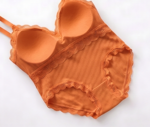 Conjunto de bralette sin aros y braguita de bikini naranja para mujer con ribete de encaje, ropa interior de punto de cintura media de spandex de secado rápido - Product Image 2