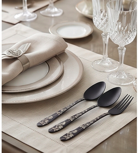 Ensemble de couverts en plastique noir mat à motif floral, réutilisables, pour le camping et la maison - Product Image 4