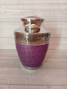 Urna de cremación con acabado dorado grabado en aluminio personalizado al por mayor para cenizas humanas adultos y bebés urnas de recuerdo de cremación de Metal - Product Image 6