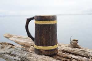 Corne à boire viking en bois poli faite à la main, rustique, médiévale, écologique, gravée sur mesure, personnalisée, de collection, pour mariage - Product Image 6
