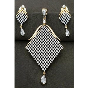 Ensemble collier et boucles d'oreilles de créateur, finition or blanc, qualité supérieure, pour mariage, fête, collection pour femmes. - Product Image 1
