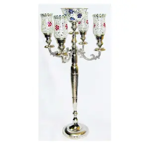 شكل خاص شمعدان لإضاءة المنزل الأعلى مبيعًا أحدث تصميم تقليدي حامل شموع على الطاولة مع قمع زجاج فسيفسائي
