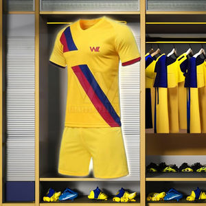 Uniforme de football pour hommes de la meilleure qualité, confortable, léger, prix raisonnable, dernière couleur, uniforme de football - Product Image 1