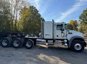 Camión Tractor Comercial de Servicio Pesado 6x4 con Cabina Dormitorio Diésel para Transporte a Largo Plazo - Product Image 6