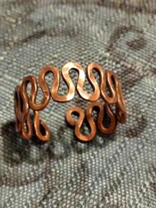 Anillo de Cobre de Alta Calidad Diseñado para un Uso Prolongado con Acabado Decorativo Elegante - Product Image 3