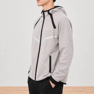 Chaqueta informal con capucha, forro polar, impermeable y con ribete reflectante - Product Image 2