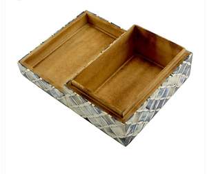 Boîte à bijoux élégante et moderne en résine, artisanale, avec un motif unique et élégant, solution de rangement idéale pour les bijoux et accessoires - Product Image 2