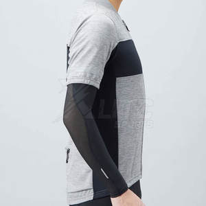 Manchon de bras rafraîchissant pour le sport, en tissu extensible, protection des bras pour la course, la gym, l'entraînement et les activités de fitness en extérieur - Product Image 6