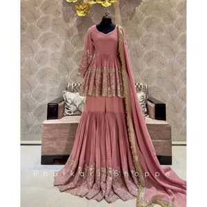 Robe de soirée modeste Kediya-Palazzo et Dupatta fantaisie avec de magnifiques embellissements - Product Image 1
