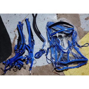 À VENDRE : Ensemble de bride et de poitrail en PVC pour cheval d'endurance, harnais et bride arabes, couleur bleue, 15 $, carte de crédit acceptée - Product Image 3