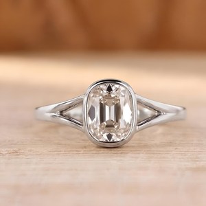 <b>Cushion</b> Old Mine Cut Lab Grown Diamond Engagement <b>Ring</b> Fashion <b>Ring</b> IGI Certified DEF Color VSVVS Clarity 10K 14K 18K Solid Gold - Product Image 4