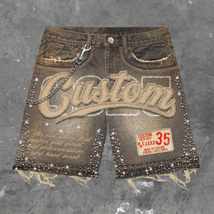 Conjunto de ropa urbana personalizada para hombre Up Felt: Camiseta serigrafiada y pantalones cortos de mezclilla con pedrería desgastada, chándal premium con bordados. - Product Image 2