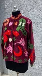 เสื้อแจ็คเก็ตกำมะหยี่สีแดงเบอร์กันดีปักลายมือสุดเก๋และทรงพลัง ลายตาปีศาจ งู และดาว สไตล์โมโต โบโฮ สำหรับผู้หญิง - Product Image 3