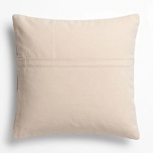 Kashmiri crewel ปลอกหมอนอิงปักลาย-เหรียญแปดเหลี่ยมสีครีมและโคบอลต์สีน้ำเงิน - Product Image 5