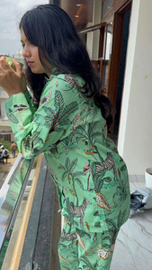 Bata de mujer verde con estampado animal, manga larga, cuello en V, cierre de botones, tiro medio, de algodón suave, para estar en casa, verano y otoño, ropa de dormir - Product Image 6