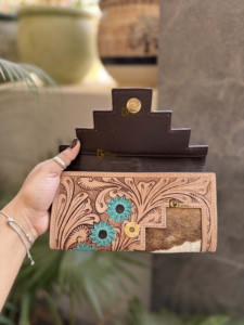 Cartera Organizadora de Cuero Turquesa Estilo Western, Cartera Vintage de Cuero Tallado para Tarjetas y Efectivo - Product Image 2