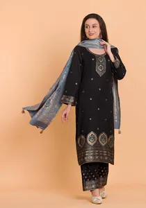 Safaa Winter Sakeena Premium Acrowool Tissu non coupé pour robe de femme avec étole, matière pour costumes et robes en laine, costume d'hiver - Product Image 3